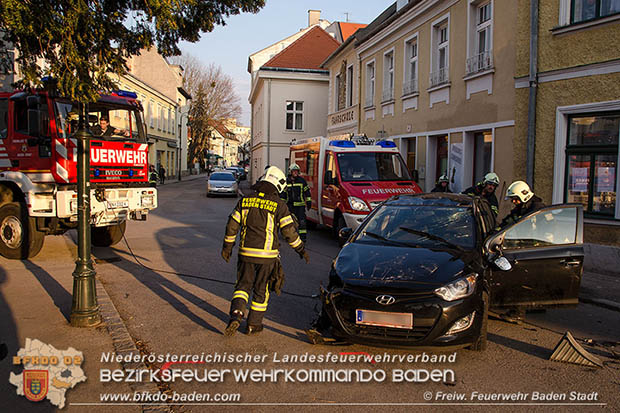 20170312 Fahrzeugüberschlag in der "30er Zone" in Baden Foto: © Freiwillige Feuerwehr Baden-Stadt 20170312 Fahrzeugüberschlag in der "30er Zone" in Baden Foto: © Freiwillige Feuerwehr Baden-Stadt