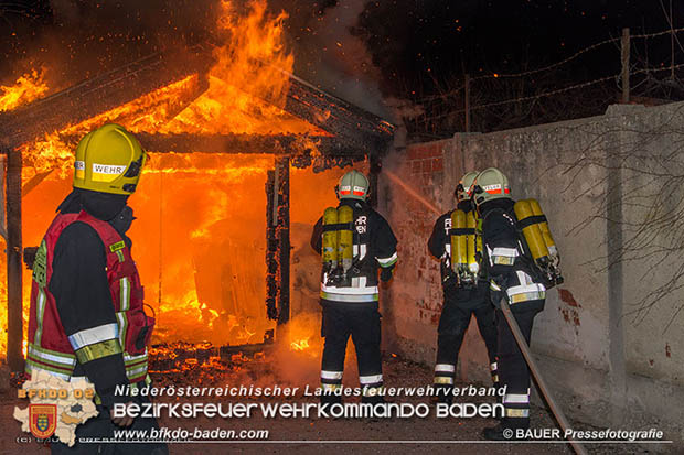 20170313 Brand einer Müllinsel bei einer Wohnhausanlage in Traiskirchen Foto: © Bauer Pressefotografie 20170313 Brand einer Müllinsel bei einer Wohnhausanlage in Traiskirchen Foto: © Bauer Pressefotografie