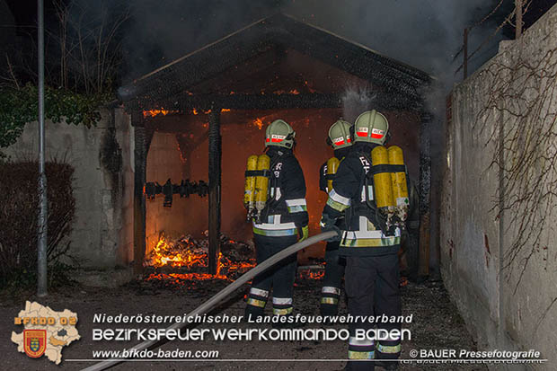 20170313 Brand einer Müllinsel bei einer Wohnhausanlage in Traiskirchen Foto: © Bauer Pressefotografie 20170313 Brand einer Müllinsel bei einer Wohnhausanlage in Traiskirchen Foto: © Bauer Pressefotografie