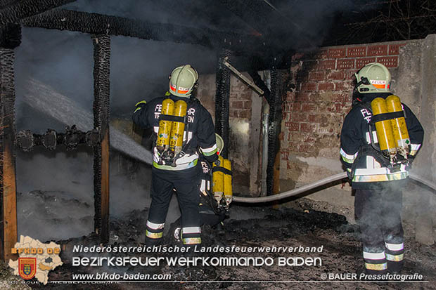 20170313 Brand einer Müllinsel bei einer Wohnhausanlage in Traiskirchen Foto: © Bauer Pressefotografie 20170313 Brand einer Müllinsel bei einer Wohnhausanlage in Traiskirchen Foto: © Bauer Pressefotografie