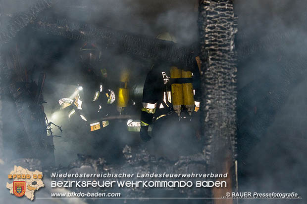 20170313 Brand einer Müllinsel bei einer Wohnhausanlage in Traiskirchen Foto: © Bauer Pressefotografie 20170313 Brand einer Müllinsel bei einer Wohnhausanlage in Traiskirchen Foto: © Bauer Pressefotografie