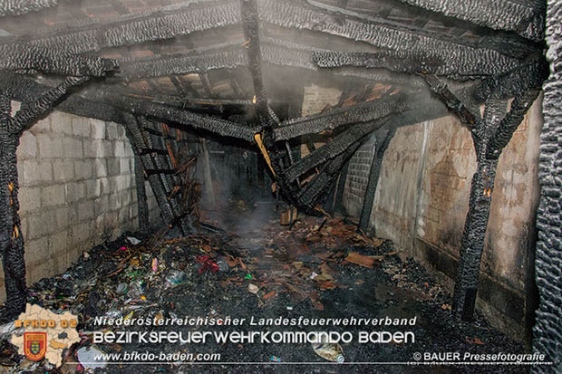 20170313 Brand einer Müllinsel bei einer Wohnhausanlage in Traiskirchen Foto: © Bauer Pressefotografie 20170313 Brand einer Müllinsel bei einer Wohnhausanlage in Traiskirchen Foto: © Bauer Pressefotografie