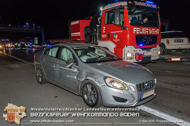 20170325 Verkehrsunfall mit mehreren Fahrzeugen auf der A2 Südautobahn  Foto: © Manfred Bauer Pressefotografie