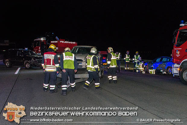 20170325 Verkehrsunfall mit mehreren Fahrzeugen auf der A2 Südautobahn  Foto: © Manfred Bauer Pressefotografie