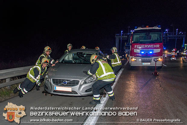 20170325 Verkehrsunfall mit mehreren Fahrzeugen auf der A2 Südautobahn  Foto: © Manfred Bauer Pressefotografie