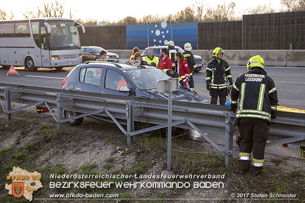 20170325 Verkehrsunfall mit Personenrettung auf der A2 bei Baden  Foto: © Stefan Schneider
