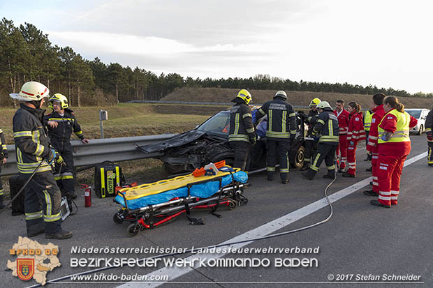 20170325 Verkehrsunfall mit Personenrettung auf der A2 bei Baden  Foto: © Stefan Schneider