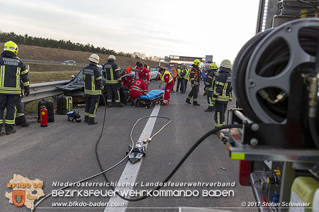 20170325 Verkehrsunfall mit Personenrettung auf der A2 bei Baden  Foto: © Stefan Schneider