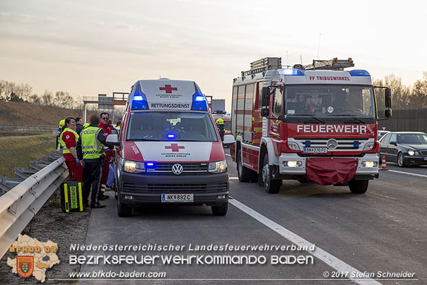 20170325 Verkehrsunfall mit Personenrettung auf der A2 bei Baden  Foto: © Stefan Schneider
