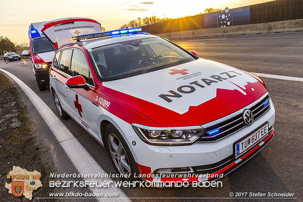 20170325 Verkehrsunfall mit Personenrettung auf der A2 bei Baden  Foto: © Stefan Schneider