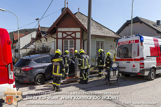 20170328 Verkehrsunfall mit Personenrettung im Stadtgebiet von Berndorf  Foto: © Stefan Schneider
