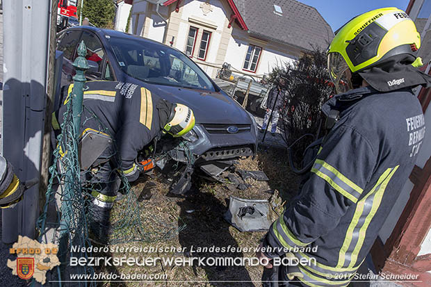 20170328 Verkehrsunfall mit Personenrettung im Stadtgebiet von Berndorf  Foto: © Stefan Schneider