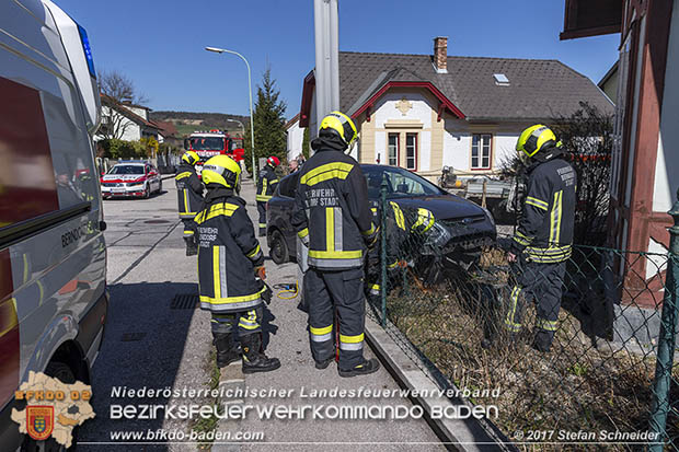 20170328 Verkehrsunfall mit Personenrettung im Stadtgebiet von Berndorf  Foto: © Stefan Schneider