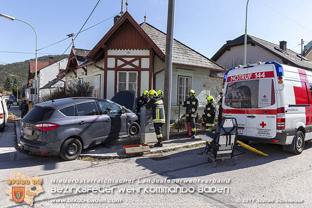 20170328 Verkehrsunfall mit Personenrettung im Stadtgebiet von Berndorf  Foto: © Stefan Schneider