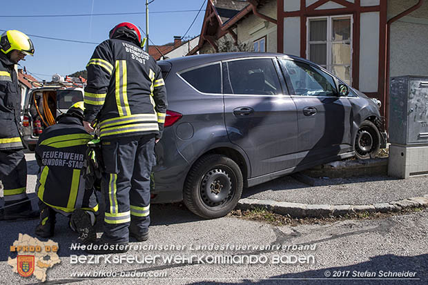 20170328 Verkehrsunfall mit Personenrettung im Stadtgebiet von Berndorf  Foto: © Stefan Schneider