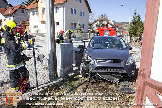 20170328 Verkehrsunfall mit Personenrettung im Stadtgebiet von Berndorf  Foto: © Stefan Schneider