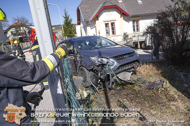 20170328 Verkehrsunfall mit Personenrettung im Stadtgebiet von Berndorf  Foto: © Stefan Schneider