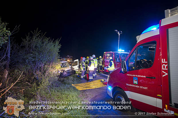 20170413 Schwerer Verkehrsufall auf der L156 Traiskirchen-Trumau  Foto: © Stefan Schneider