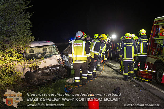 20170413 Schwerer Verkehrsufall auf der L156 Traiskirchen-Trumau  Foto: © Stefan Schneider