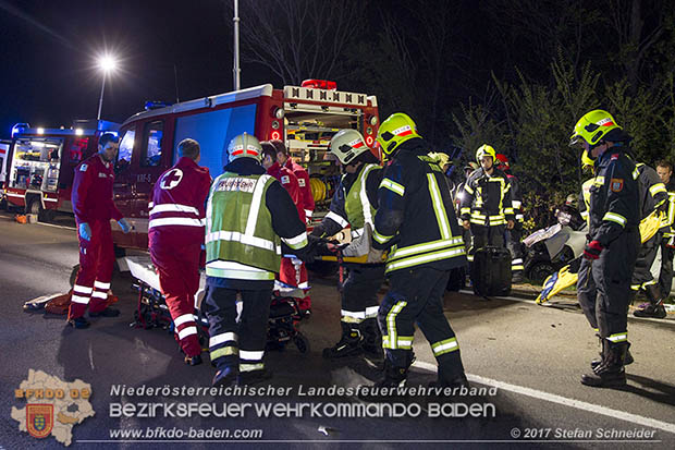 20170413 Schwerer Verkehrsufall auf der L156 Traiskirchen-Trumau  Foto: © Stefan Schneider