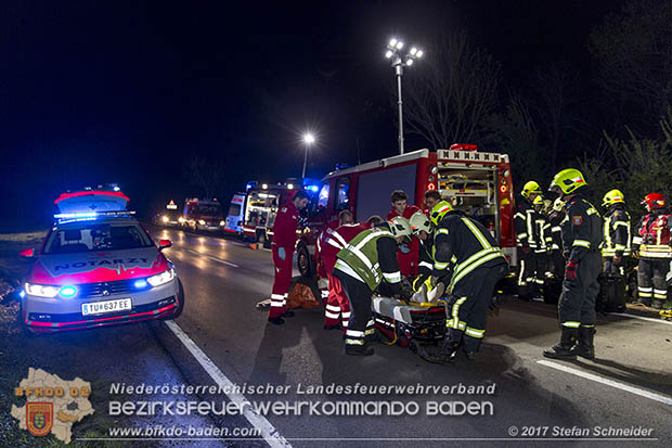 20170413 Schwerer Verkehrsufall auf der L156 Traiskirchen-Trumau  Foto: © Stefan Schneider