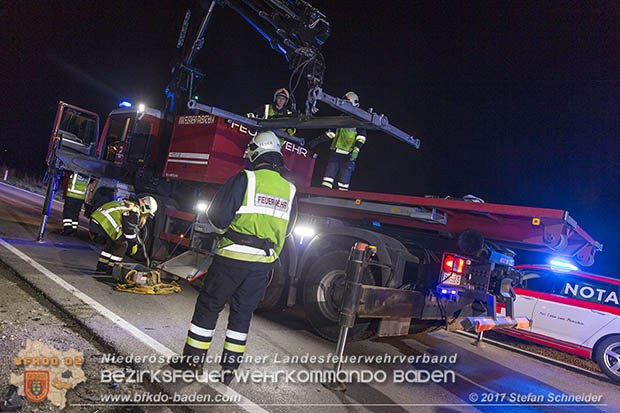 20170413 Schwerer Verkehrsufall auf der L156 Traiskirchen-Trumau  Foto: © Stefan Schneider