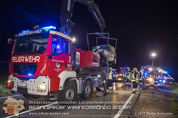 20170413 Schwerer Verkehrsufall auf der L156 Traiskirchen-Trumau  Foto: © Stefan Schneider