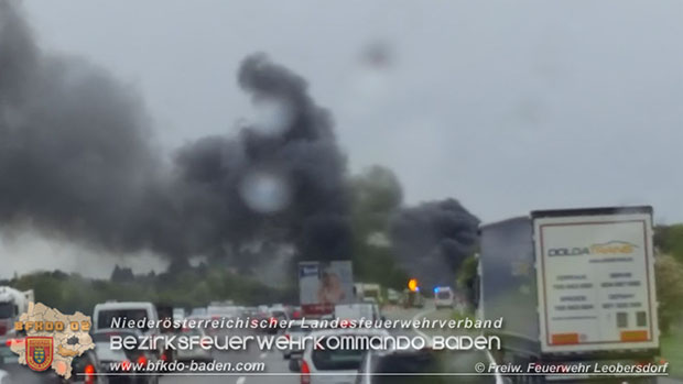 20170418 Lkw Brand auf der A2 zwischen Leobersdorf u. Wöllersdorf Foto: FF Leobersdorf/Werner Heiden 20170418 Lkw Brand auf der A2 zwischen Leobersdorf u. Wöllersdorf Foto: FF Leobersdorf/Werner Heiden