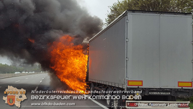 20170418 Lkw Brand auf der A2 zwischen Leobersdorf u. Wöllersdorf  Foto: FF Leobersdorf/Werner Heiden