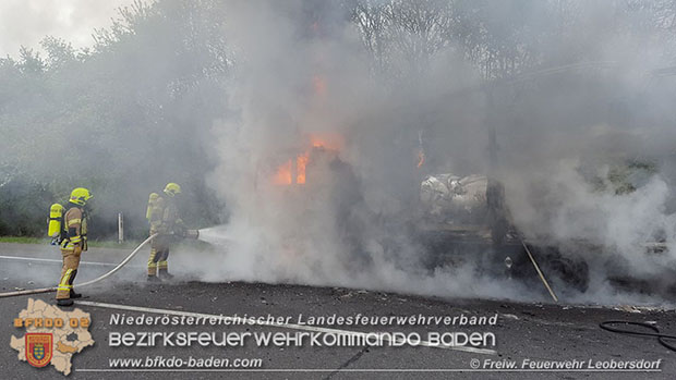 20170418 Lkw Brand auf der A2 zwischen Leobersdorf u. Wöllersdorf Foto: FF Leobersdorf/Werner Heiden 20170418 Lkw Brand auf der A2 zwischen Leobersdorf u. Wöllersdorf Foto: FF Leobersdorf/Werner Heiden