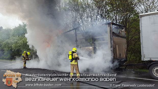 20170418 Lkw Brand auf der A2 zwischen Leobersdorf u. Wöllersdorf  Foto: FF Leobersdorf/Werner Heiden