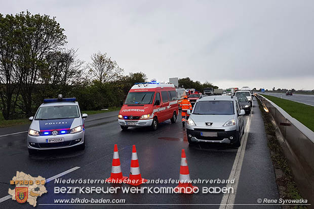 20170418 Lkw Brand auf der A2 zwischen Leobersdorf u. Wöllersdorf Foto: Rene Syrowatka RK Leobersdorf 20170418 Lkw Brand auf der A2 zwischen Leobersdorf u. Wöllersdorf Foto: Rene Syrowatka RK Leobersdorf