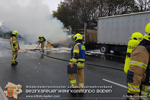 20170418 Lkw Brand auf der A2 zwischen Leobersdorf u. Wöllersdorf Foto: Rene Syrowatka RK Leobersdorf 20170418 Lkw Brand auf der A2 zwischen Leobersdorf u. Wöllersdorf Foto: Rene Syrowatka RK Leobersdorf