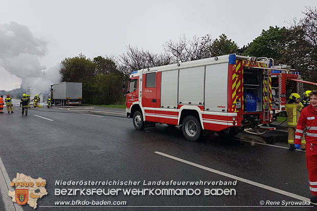 20170418 Lkw Brand auf der A2 zwischen Leobersdorf u. Wöllersdorf Foto: Rene Syrowatka RK Leobersdorf 20170418 Lkw Brand auf der A2 zwischen Leobersdorf u. Wöllersdorf Foto: Rene Syrowatka RK Leobersdorf