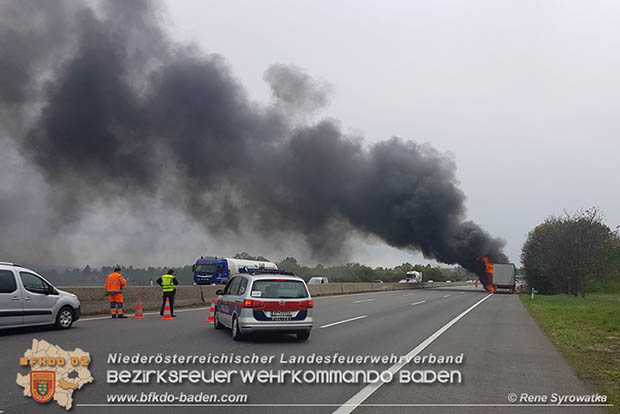 20170418 Lkw Brand auf der A2 zwischen Leobersdorf u. Wöllersdorf  Foto: Rene Syrowatka RK Leobersdorf