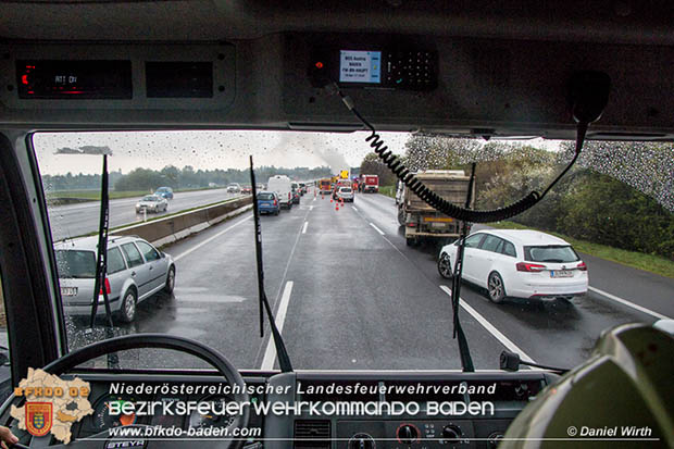 20170418 Lkw Brand auf der A2 zwischen Leobersdorf u. Wöllersdorf Foto: FF Bad Vöslau / Daniel Wirth 20170418 Lkw Brand auf der A2 zwischen Leobersdorf u. Wöllersdorf Foto: FF Bad Vöslau / Daniel Wirth