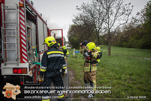 20170418 Lkw Brand auf der A2 zwischen Leobersdorf u. Wöllersdorf Foto: FF Bad Vöslau / Daniel Wirth 20170418 Lkw Brand auf der A2 zwischen Leobersdorf u. Wöllersdorf Foto: FF Bad Vöslau / Daniel Wirth