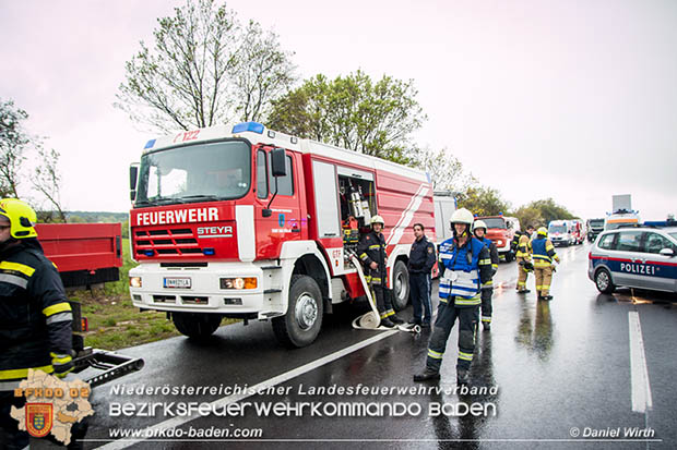 20170418 Lkw Brand auf der A2 zwischen Leobersdorf u. Wöllersdorf Foto: FF Bad Vöslau / Daniel Wirth 20170418 Lkw Brand auf der A2 zwischen Leobersdorf u. Wöllersdorf Foto: FF Bad Vöslau / Daniel Wirth