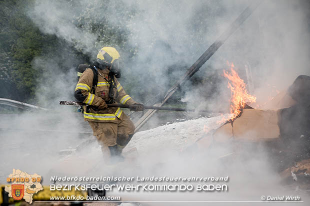 20170418 Lkw Brand auf der A2 zwischen Leobersdorf u. Wöllersdorf Foto: FF Bad Vöslau / Daniel Wirth 20170418 Lkw Brand auf der A2 zwischen Leobersdorf u. Wöllersdorf Foto: FF Bad Vöslau / Daniel Wirth