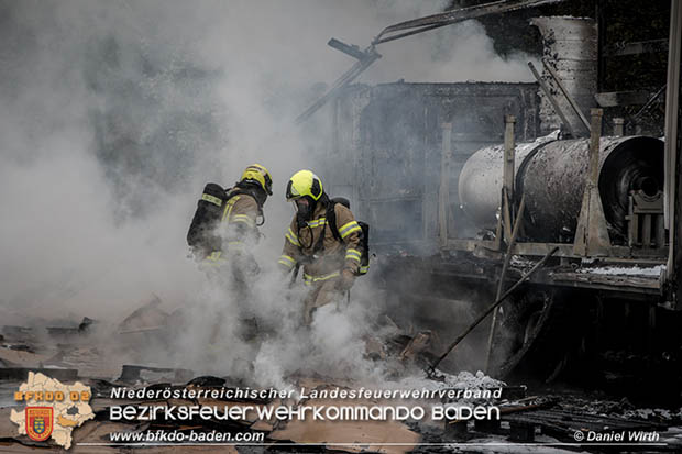 20170418 Lkw Brand auf der A2 zwischen Leobersdorf u. Wöllersdorf Foto: FF Bad Vöslau / Daniel Wirth 20170418 Lkw Brand auf der A2 zwischen Leobersdorf u. Wöllersdorf Foto: FF Bad Vöslau / Daniel Wirth