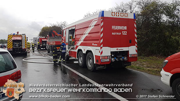 20170418 Lkw Brand auf der A2 zwischen Leobersdorf u. Wöllersdorf Foto: Stefan Schneider/BFK Baden 20170418 Lkw Brand auf der A2 zwischen Leobersdorf u. Wöllersdorf Foto: Stefan Schneider/BFK Baden