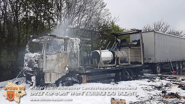 20170418 Lkw Brand auf der A2 zwischen Leobersdorf u. Wöllersdorf Foto: Stefan Schneider/BFK Baden 20170418 Lkw Brand auf der A2 zwischen Leobersdorf u. Wöllersdorf Foto: Stefan Schneider/BFK Baden