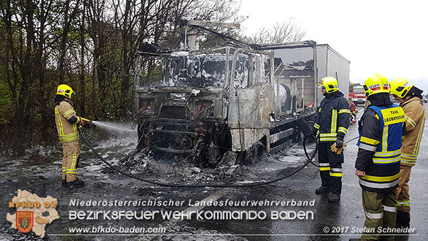 20170418 Lkw Brand auf der A2 zwischen Leobersdorf u. Wöllersdorf Foto: Stefan Schneider/BFK Baden 20170418 Lkw Brand auf der A2 zwischen Leobersdorf u. Wöllersdorf Foto: Stefan Schneider/BFK Baden