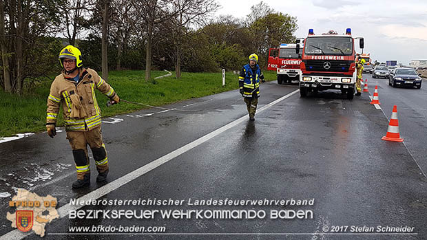20170418 Lkw Brand auf der A2 zwischen Leobersdorf u. Wöllersdorf Foto: Stefan Schneider/BFK Baden 20170418 Lkw Brand auf der A2 zwischen Leobersdorf u. Wöllersdorf Foto: Stefan Schneider/BFK Baden