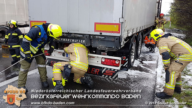 20170418 Lkw Brand auf der A2 zwischen Leobersdorf u. Wöllersdorf Foto: Stefan Schneider/BFK Baden 20170418 Lkw Brand auf der A2 zwischen Leobersdorf u. Wöllersdorf Foto: Stefan Schneider/BFK Baden