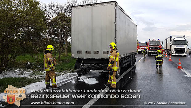 20170418 Lkw Brand auf der A2 zwischen Leobersdorf u. Wöllersdorf Foto: Stefan Schneider/BFK Baden 20170418 Lkw Brand auf der A2 zwischen Leobersdorf u. Wöllersdorf Foto: Stefan Schneider/BFK Baden