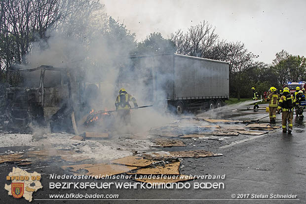 20170418 Lkw Brand auf der A2 zwischen Leobersdorf u. Wöllersdorf Foto: Stefan Schneider/BFK Baden 20170418 Lkw Brand auf der A2 zwischen Leobersdorf u. Wöllersdorf Foto: Stefan Schneider/BFK Baden