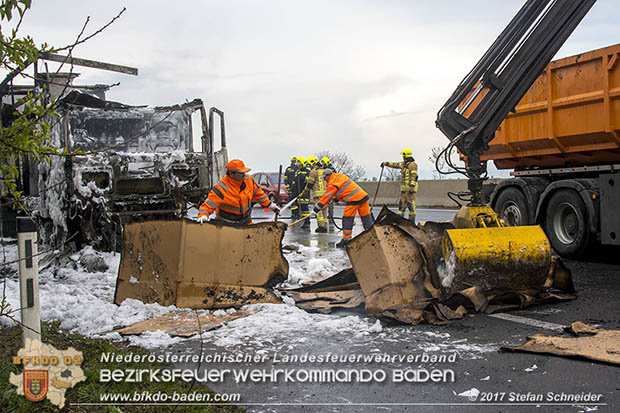 20170418 Lkw Brand auf der A2 zwischen Leobersdorf u. Wöllersdorf Foto: Stefan Schneider/BFK Baden 20170418 Lkw Brand auf der A2 zwischen Leobersdorf u. Wöllersdorf Foto: Stefan Schneider/BFK Baden