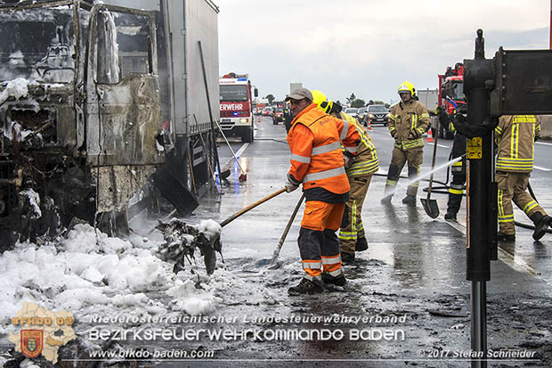 20170418 Lkw Brand auf der A2 zwischen Leobersdorf u. Wöllersdorf Foto: Stefan Schneider/BFK Baden 20170418 Lkw Brand auf der A2 zwischen Leobersdorf u. Wöllersdorf Foto: Stefan Schneider/BFK Baden