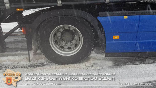 20170419 Verkehrschaos auf der A21 zwischen Alland und Hochstraß  Foto: © Stefan Schneider BFK Baden